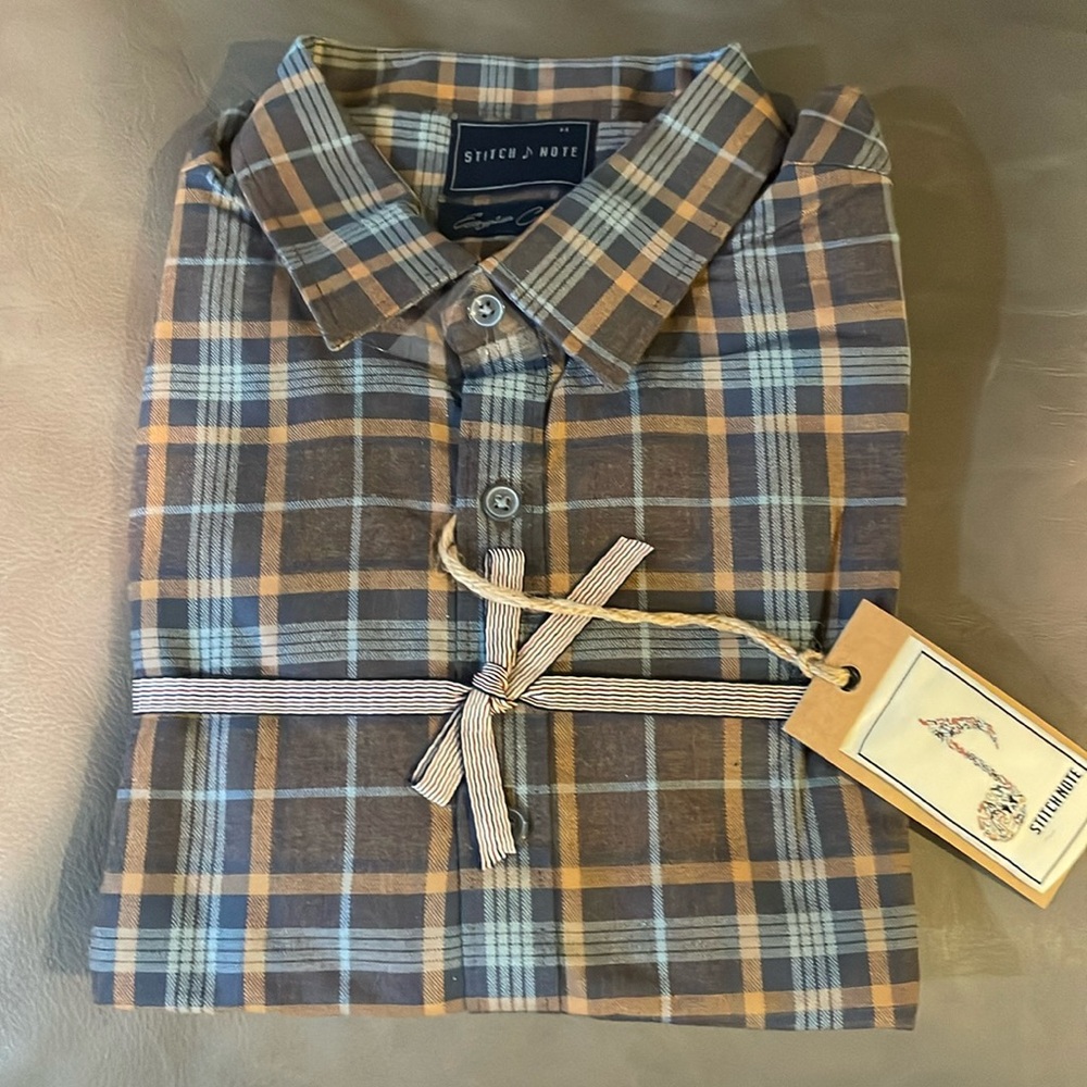 Long sleeve stitch note button down.